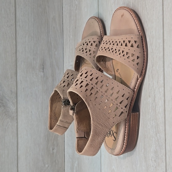 Sofft Women's Tan Leather Ankle Open Toe Sandals Shoes Sz 9M - Picture 2 of 11